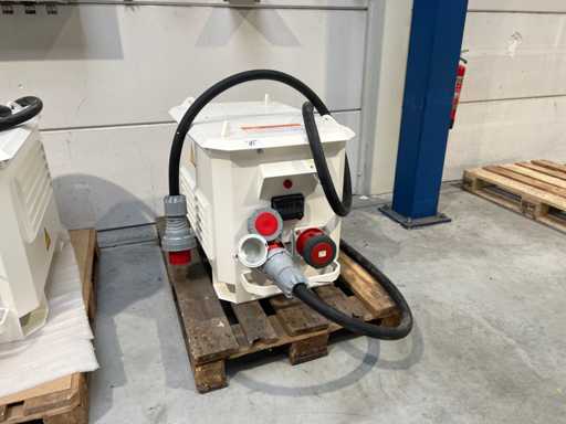 BIG ASS 120 kVA Caja transformadora / unidad transformadora móvil