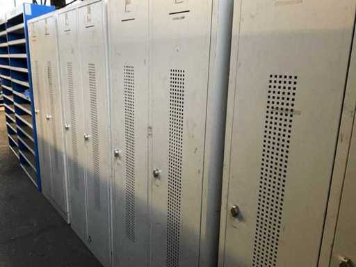 Locker cabinet (4x)