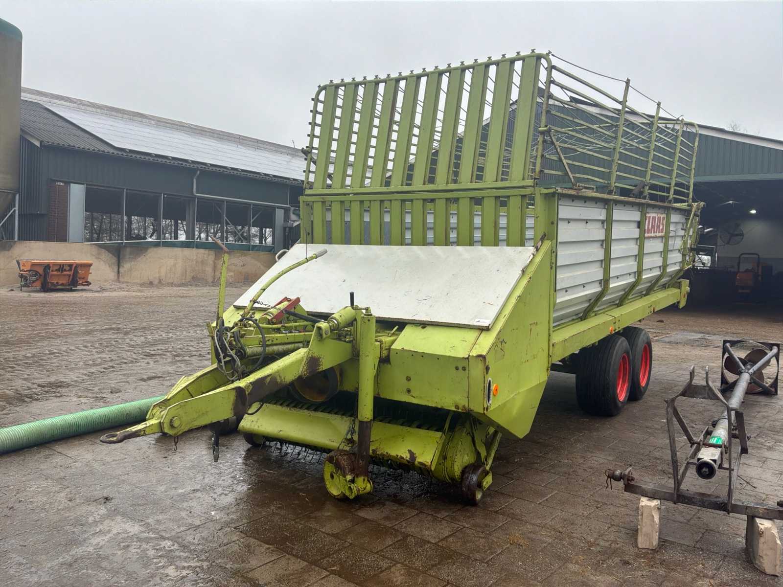 Claas Sprint 330 Loader wagon
