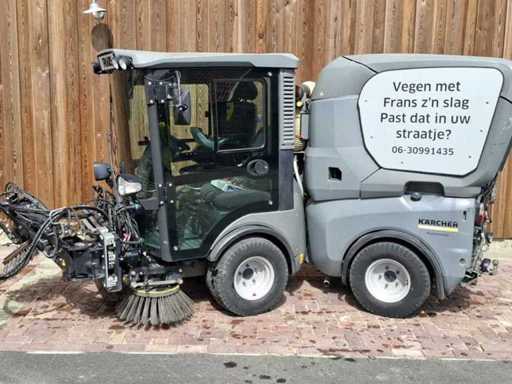 2015 KÄRCHER MC130 Straatveegmachine