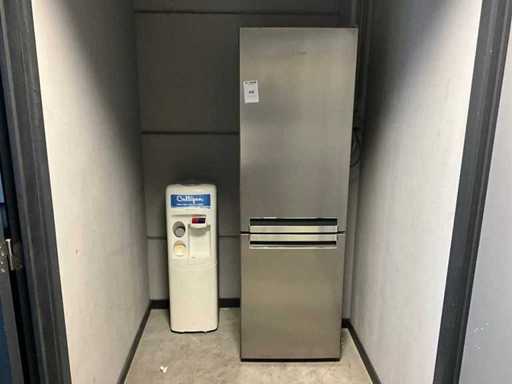 Lodówka Whirlpool (pierwsze piętro)