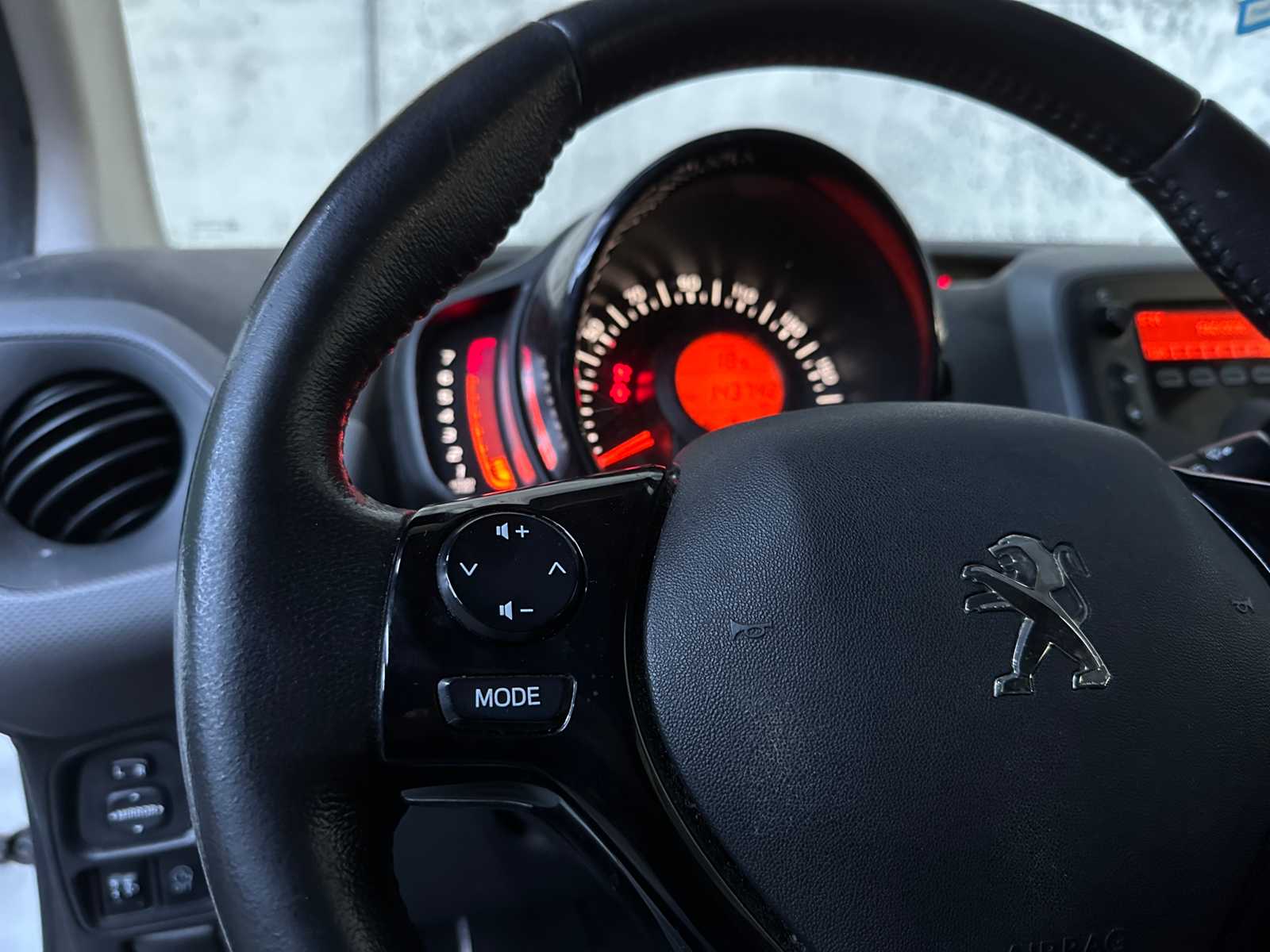 Peugeot 108 1.0 e-VTi Active 72pk 2021 (eerste eigenaar), L-735-VT