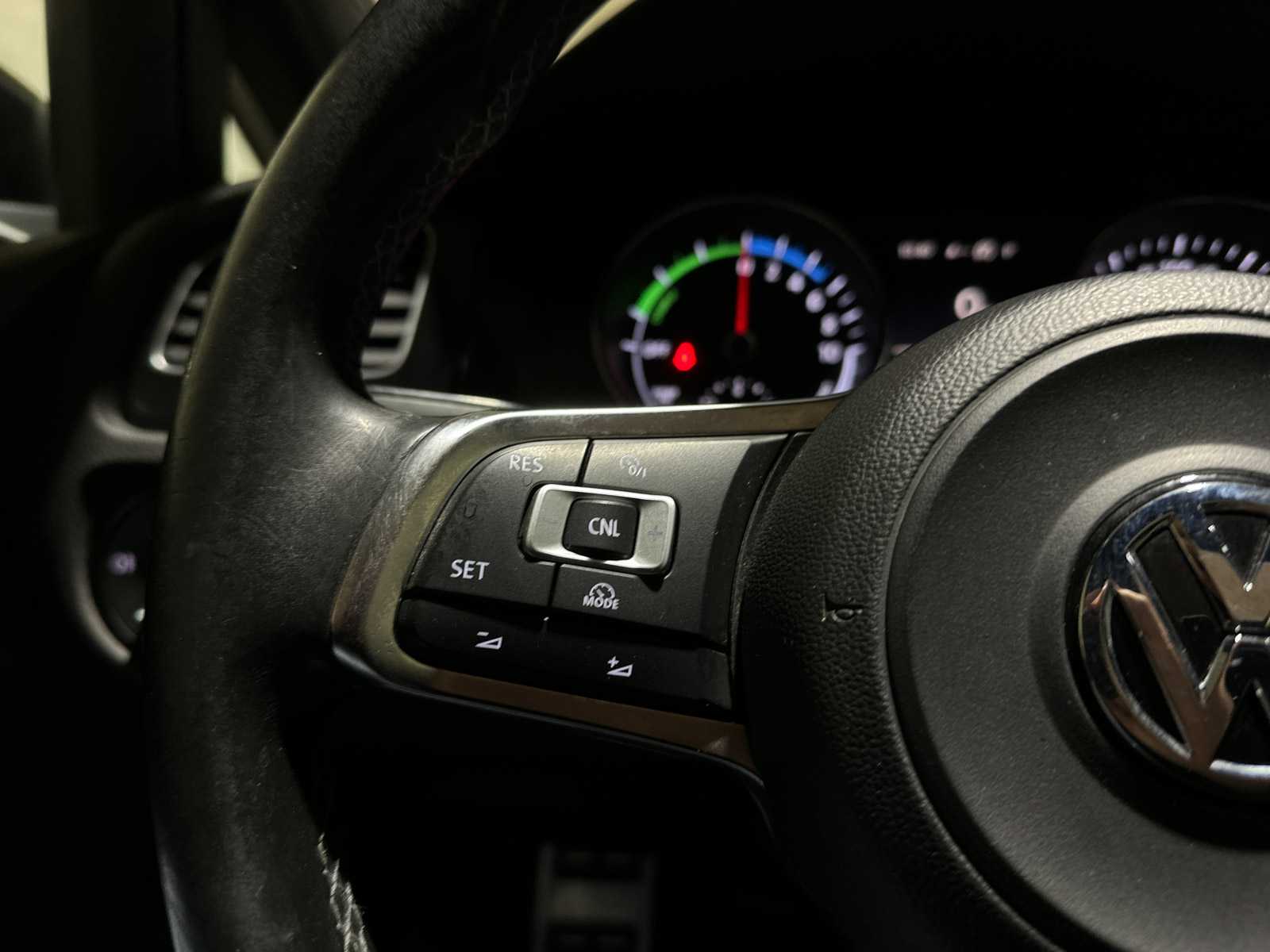 Volkswagen Golf GTE 1.4 TSI 204pk 2015 (Origineel-NL), 1-ZNB-51