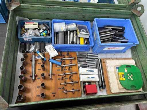   Tanti accessori per macchine