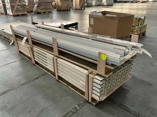 Davanzali e battiscopa per feste