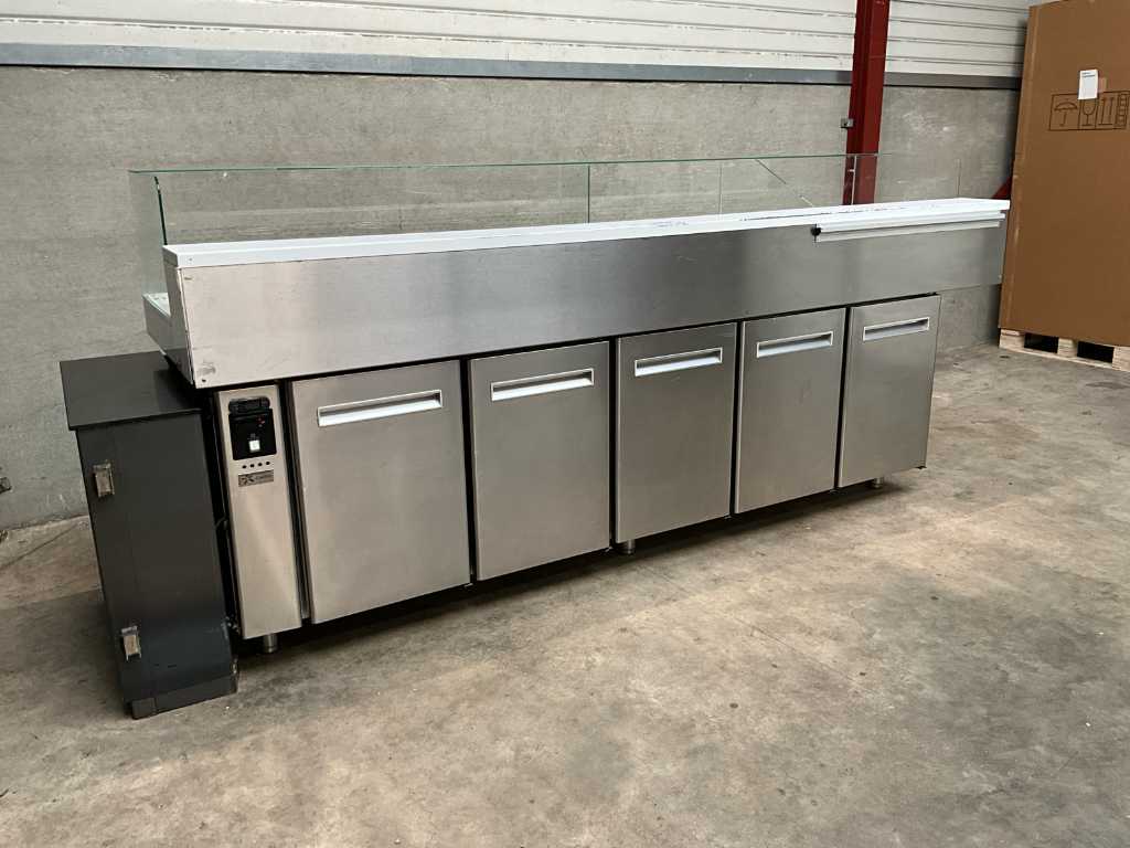 Refrigerated workbench with top refrigerated display case