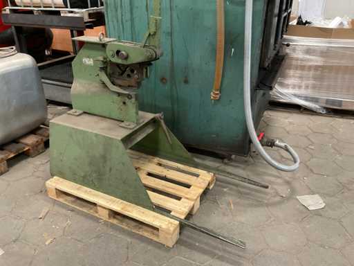 Metal cutting scissors