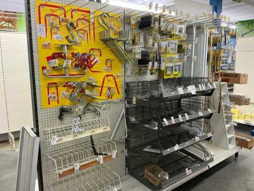 Eine Charge von Do-it-yourself-Artikeln