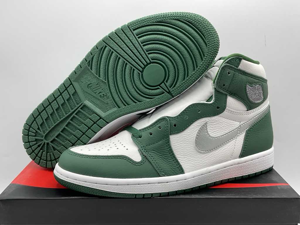 Nike Air Jordan 1 Retro High OG Gorge Green Sneakers 41