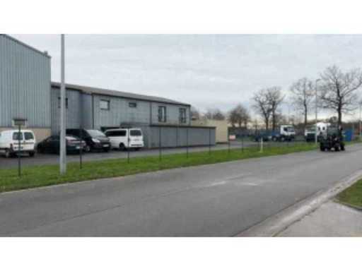 7b8fbe81-83f4-4f9c-b53d-e86e885f7dbe.mp4