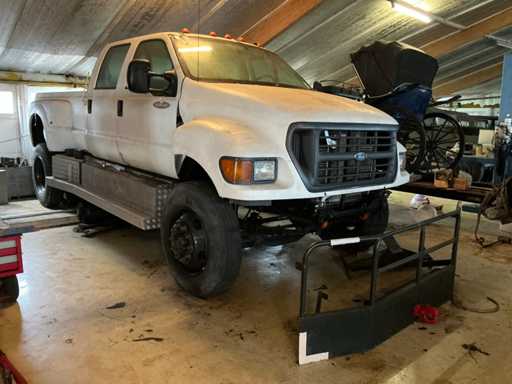 1999 Ford F-650 DUAL-Cab Pickup truck