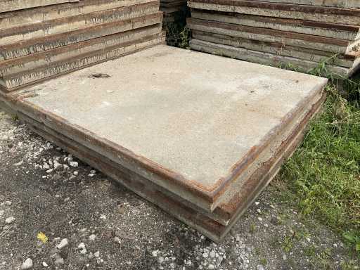 Concrete slab (2 x 2 mtr) (8x)