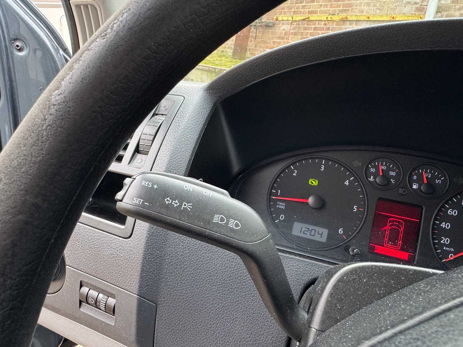 Volkswagen Transporter 2.5 TDI 340 172pk 2005 DSG 