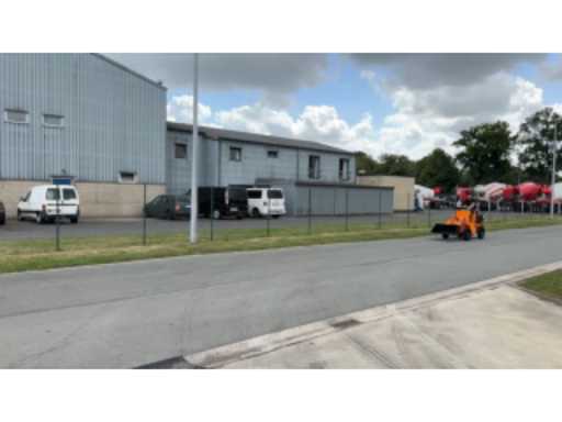 8f5fe284-7b4d-4b31-b7a6-58e9b61948d3.mp4