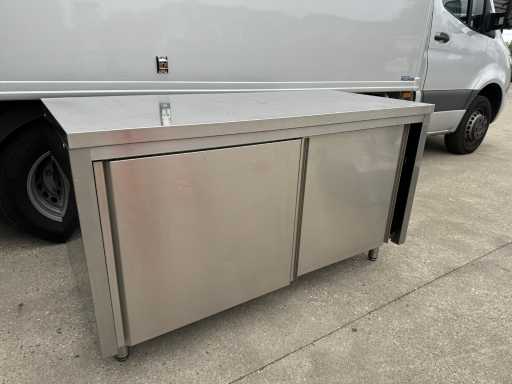 Drzwi przesuwne - Stół roboczy ze stali nierdzewnej