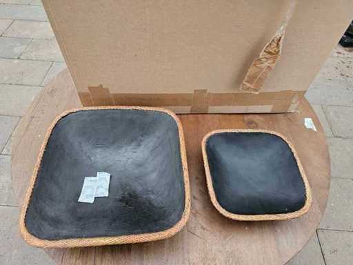 Set exclusiv de 2 boluri decorative - Negru cu margine din ratan