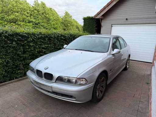 BMW  - 520i - 6 CILINDER - BENZINE - Personenauto
