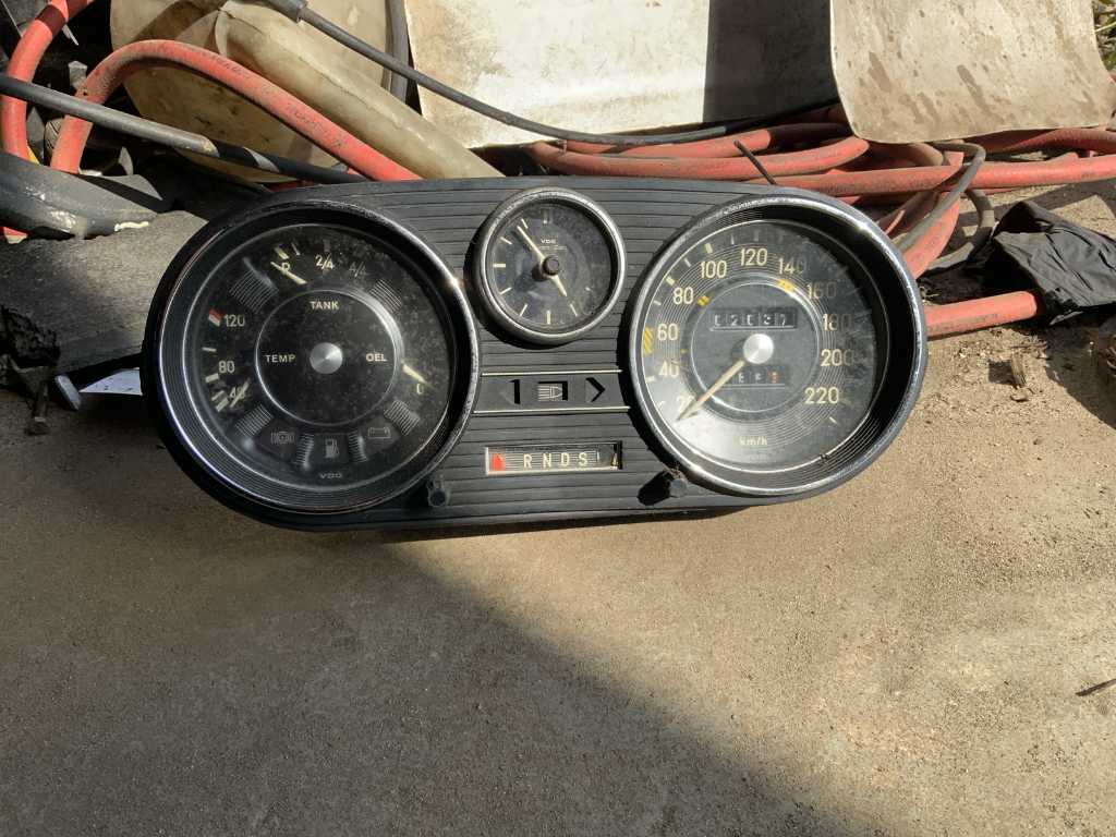 Mercedes Benz Oldtimer Instrument Panel