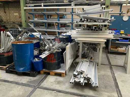 Pozostałości profili aluminiowych