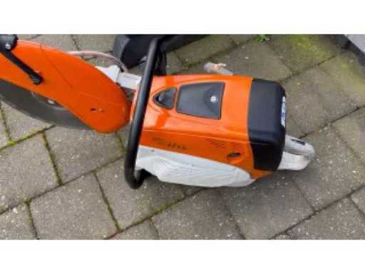 1e692583-2410-4741-a7f7-ef0709a06641.mp4