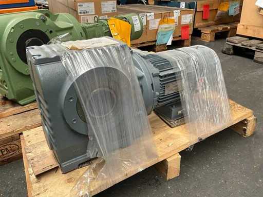 SEW Eurodrive Elektromotor + Getriebe