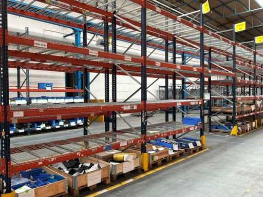 Pallet rack without contents (2 times box size)