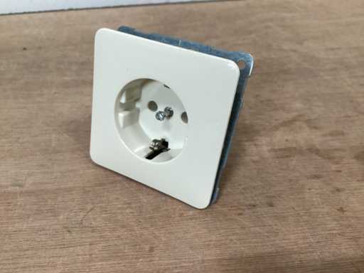 PEHA standaard wandcontactdoos randaarde (60x)