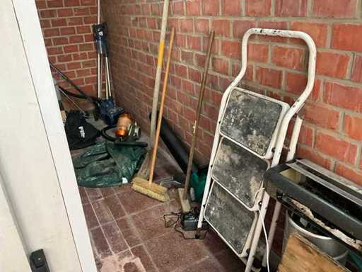 Bladblazer, stofzuigers en keukentrap