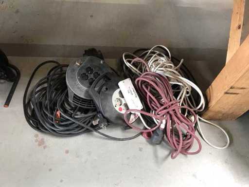 Verlängerungskabel und Kabel (5x)