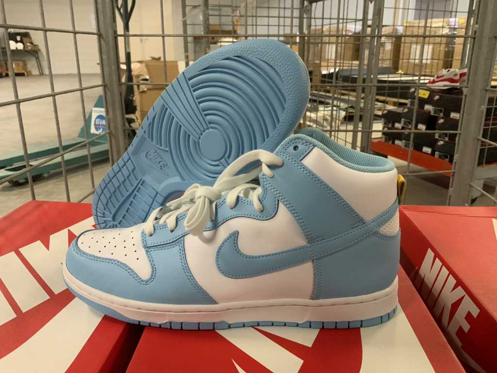 Nike Dunk Hi Retro Blue Chill Sneakers (9x)