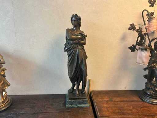 Bronzen Beeld met natuurstenen voet