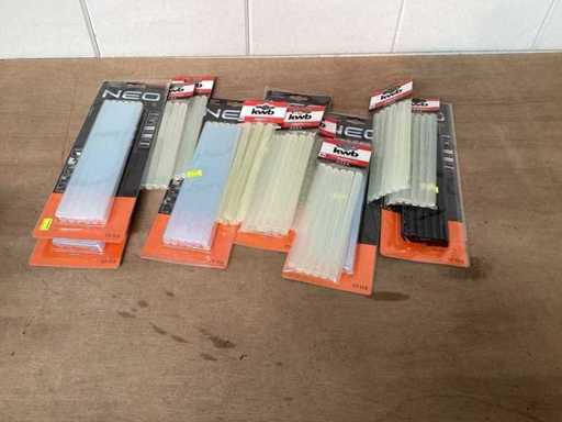 Mescola molte cartucce di colla varie (14 volte)