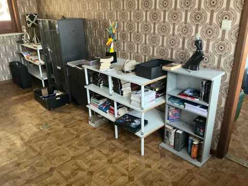 Various display cabinets and displays (5x)