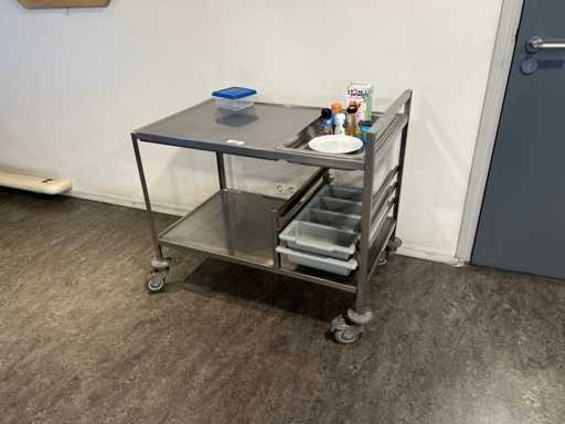Carro de vajilla con bandeja de calentamiento