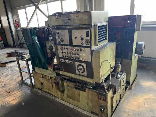 TOS - OFA-16A - Gear hobbing machine