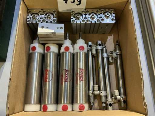 Batch of air cylinders