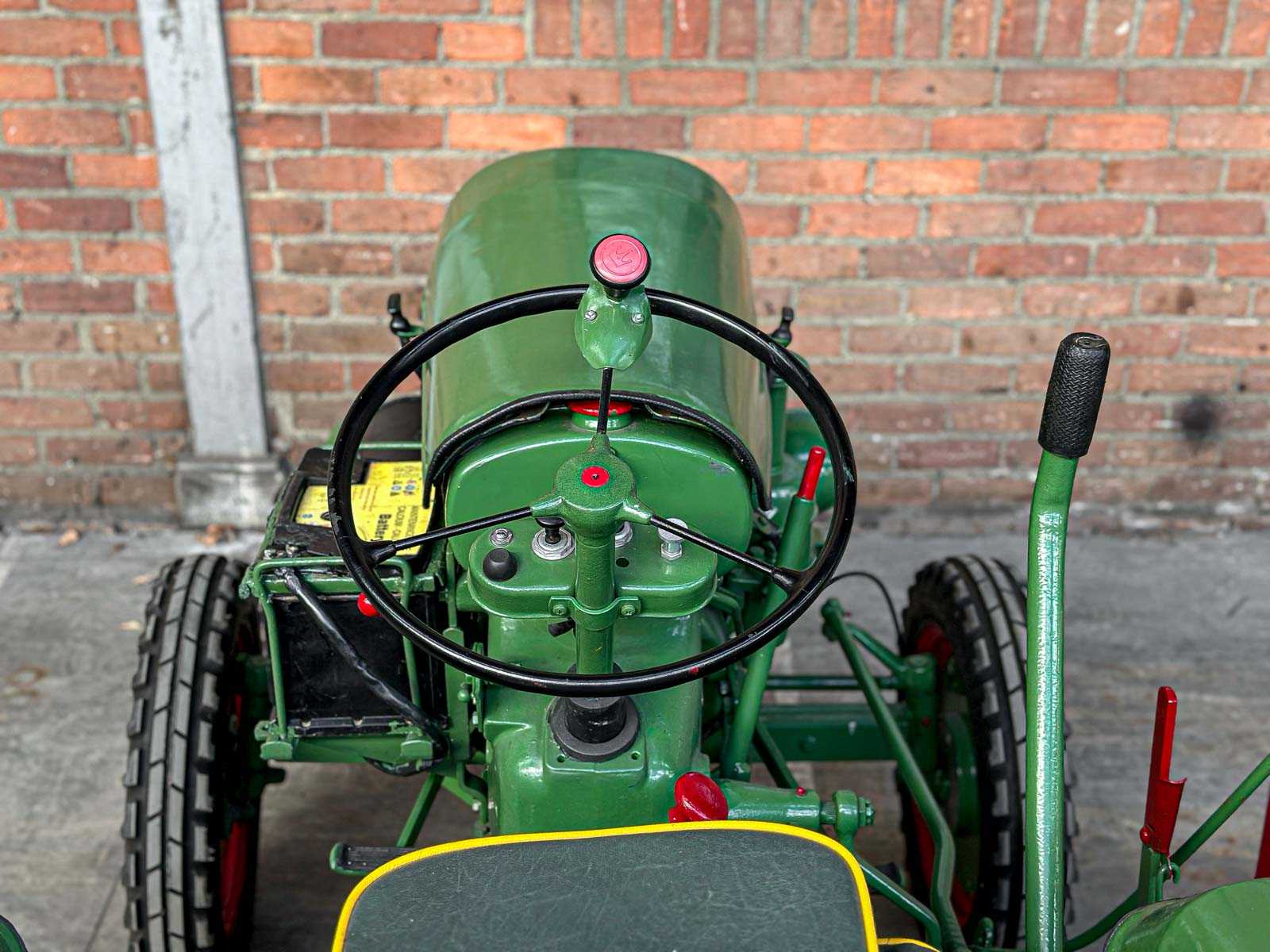 Holder 1955 1-Cilinder Oldtimer Tractor + Originele Melkwagen, TRH-44-X