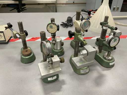 par exemple support de jauge à cadran Mitutoyo (7x)