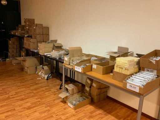 Partij nagelverzorging en wimpers