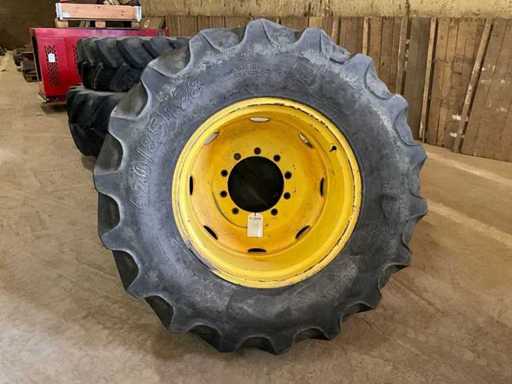 Set di pneumatici con cerchi "Larghezza della pista 225 cm"