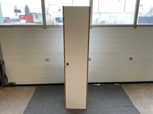 176cm, dulap înalt în dreapta