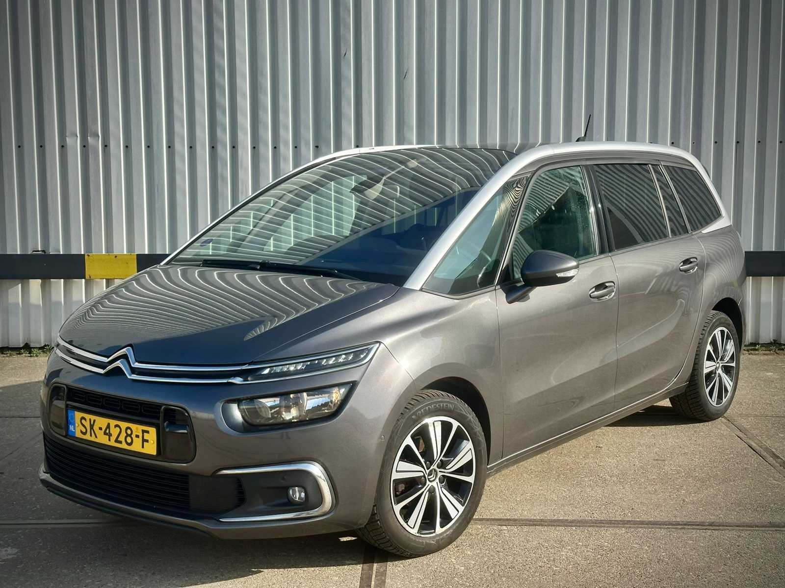 Citroën Grand C4 Picasso 1.2 PureTech Business z automatyczną skrzynią biegów; SK-428-F