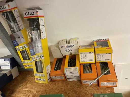 1 x Charge Kartons mit Felsbrockensschneidern; Nagelstöpsel; Gewindestangen