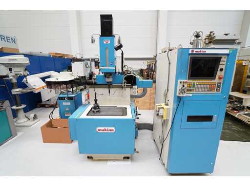 MAKINO EDNC-32 NC- Funkenerosionsmaschine