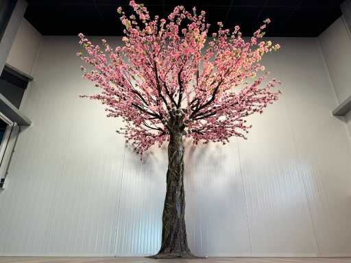 Sztuczne drzewo z kwiatem brzoskwini królewskiej Pachira