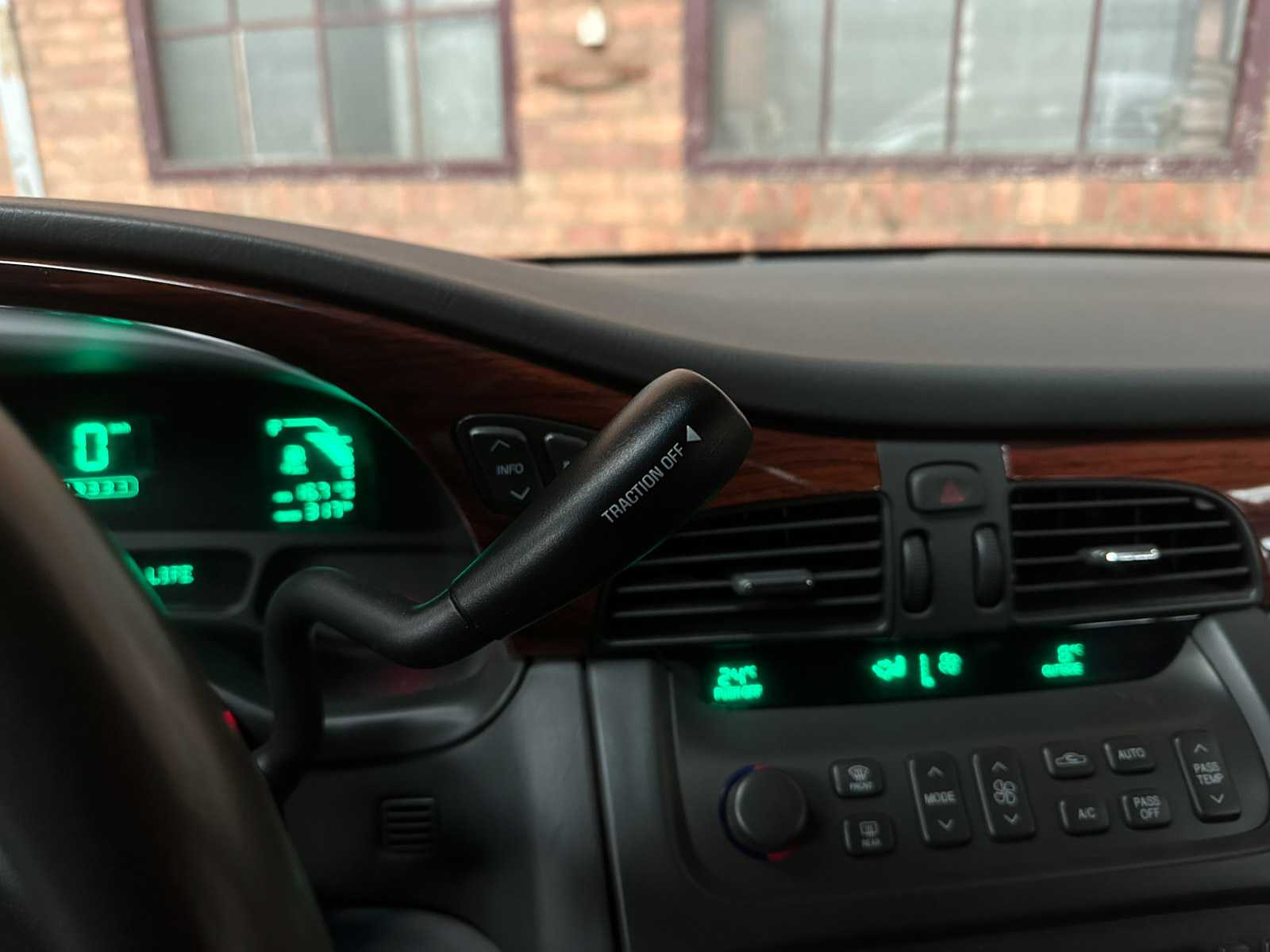 Cadillac DeVille Miller Meteor Hearse 4.6 V8 279pk 2005 Rouwauto