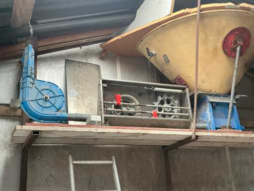 Ma?in? automat? de alimentare Falcon