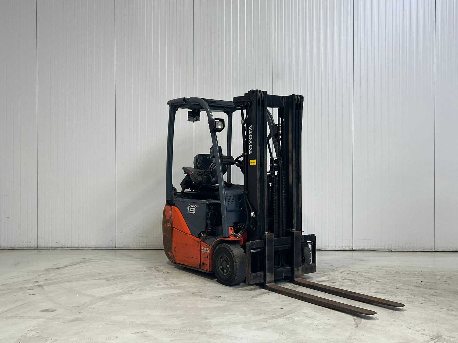 Toyota – 2015 – 8FBET15 – Forklift Triplex – Free-lift – Side-shift