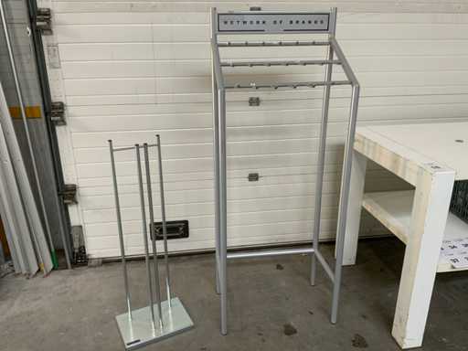 Wieszak na paski i uchwyt na wieszaki na ubrania