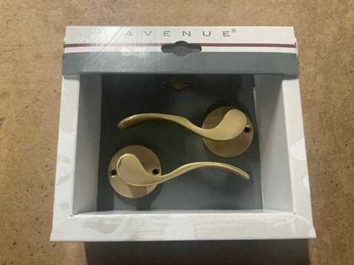 Avenue Spoon a rosetta rotonda Set di maniglie della porta in ottone (55x)